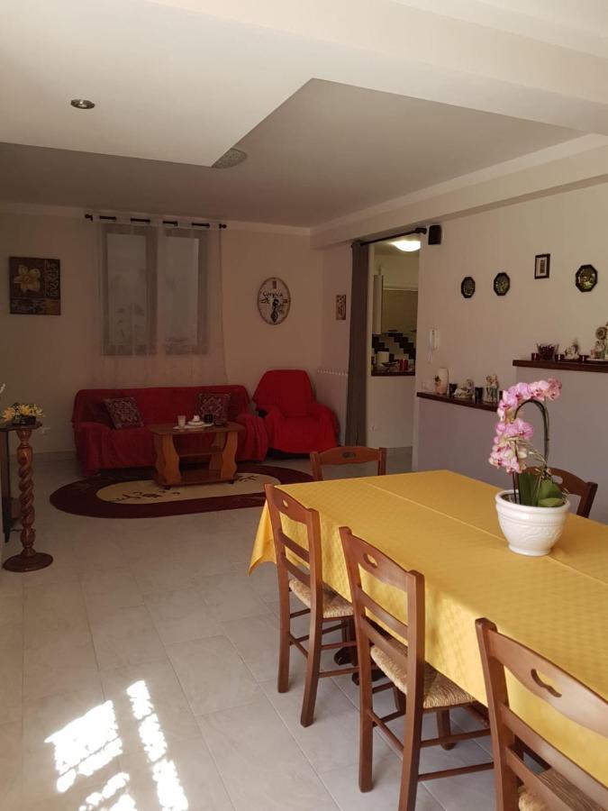 B&B La Casetta Di Lilly Amelia Exteriér fotografie